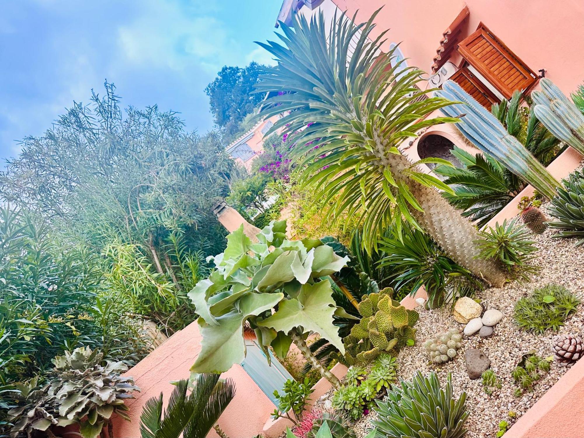 Il Giardino Davanti Al Mare Орозеи Екстериор снимка